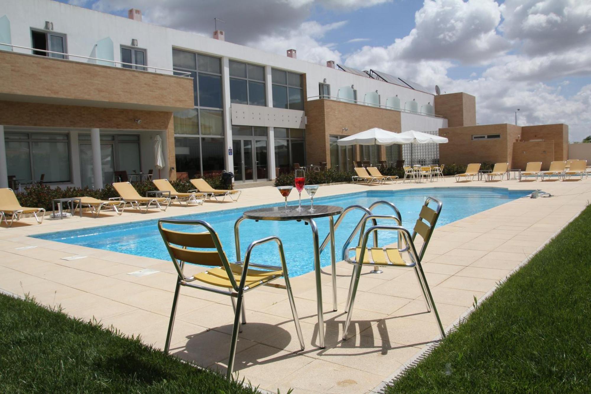 Hotel A Esteva Castro Verde Exterior photo