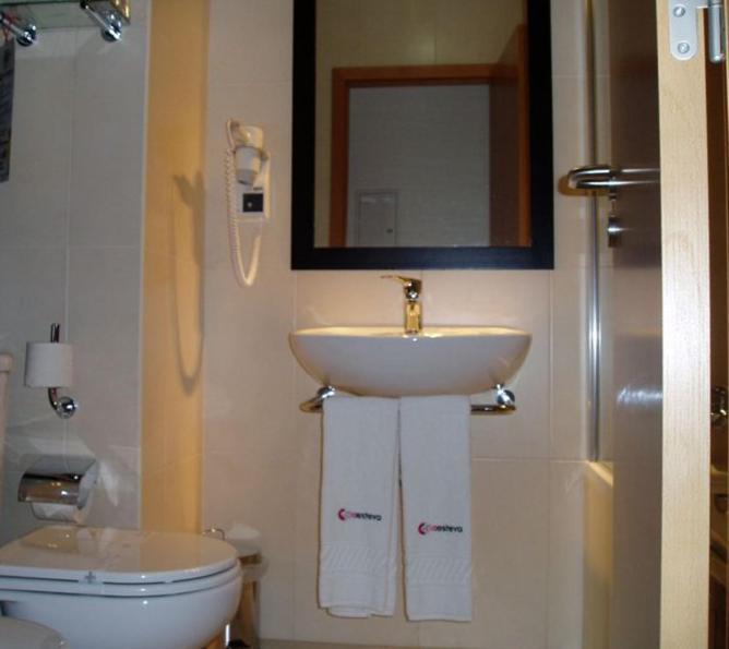 Hotel A Esteva Castro Verde Room photo